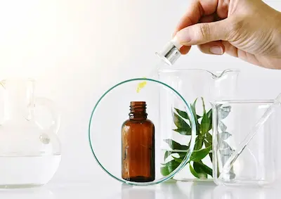 Alcoolul în cosmetică