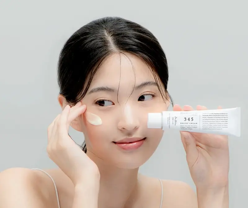 Cum se aplică crema Dr. Althea 345 Relief Cream