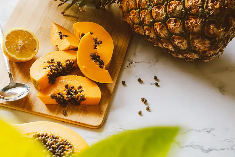 Papaină și bromelaină-1 
