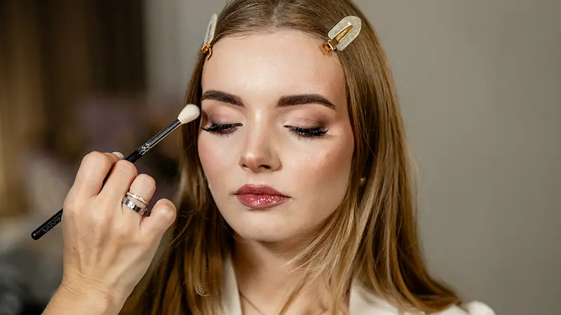 Machiaj de mireasă elegant și natural